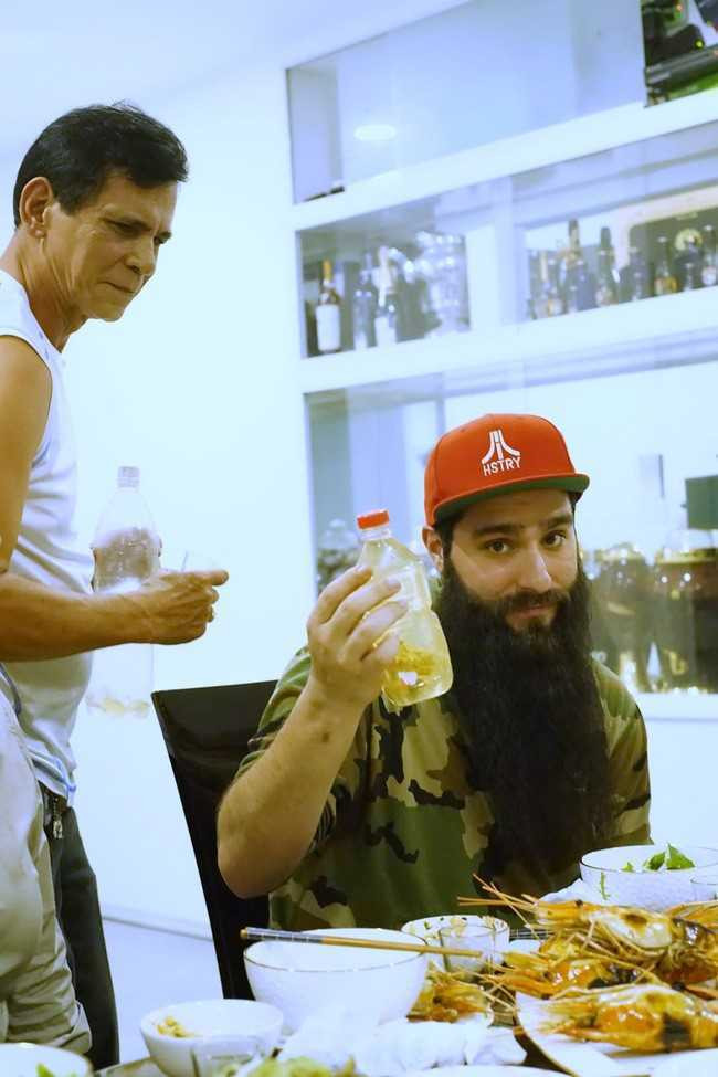 Dao dien 'Kong' an toi tai nha rieng cua Ho Ngoc Ha hinh anh 5