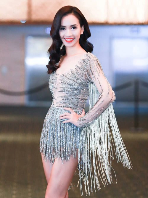 du chuyen gioi, huong giang idol van sexy vuot mat ha ho hinh anh 9