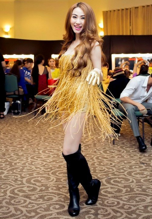 du chuyen gioi, huong giang idol van sexy vuot mat ha ho hinh anh 15