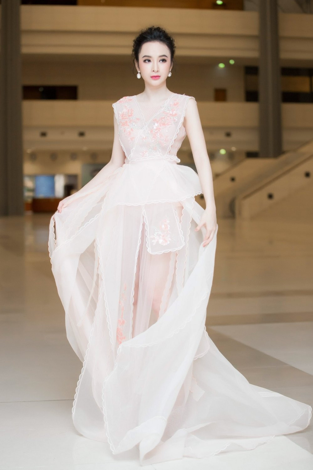 Angela Phuong Trinh, Ivy 