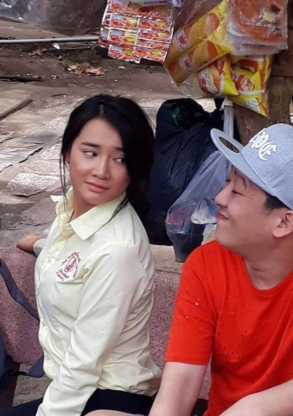 Truong Giang nam ben Nha Phuong o phim truong giua on ao ran nut hinh anh 2