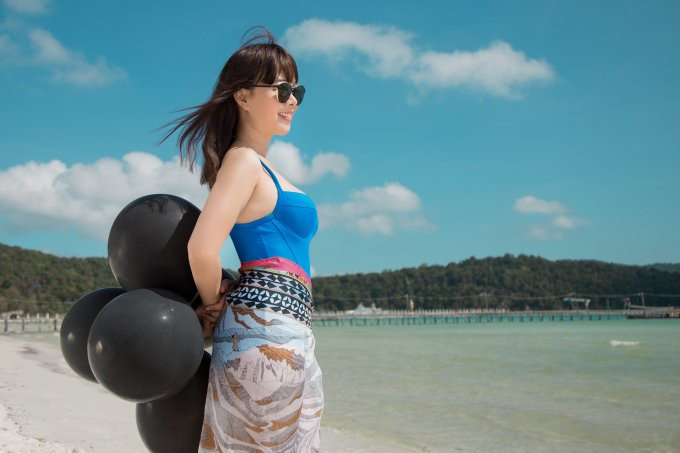 Hoa hậu Hằng Nguyễn khoe thân hình đẹp kinh ngạc ở tuổi 42