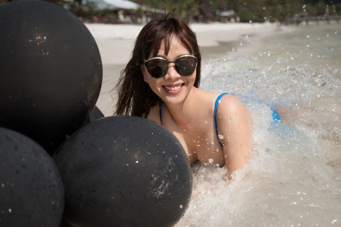 Hoa hậu Hằng Nguyễn khoe thân hình đẹp kinh ngạc ở tuổi 42