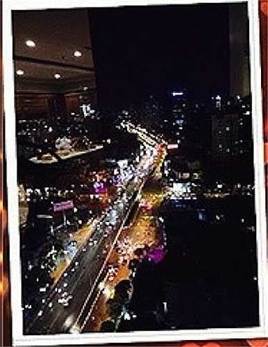 Có thể thấy, căn hộ Hoàng Thùy Linh sở hữu ở trên tầng cao của một chung cư cao cấp với view đẹp.