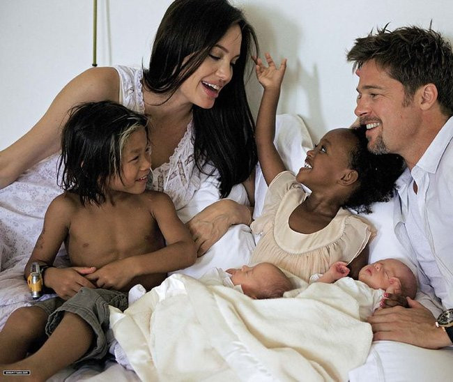 Angelina Jolie bên Brad Pitt cùng giọt nước mắt và nụ cười trong suốt 12 năm qua- Ảnh 8.