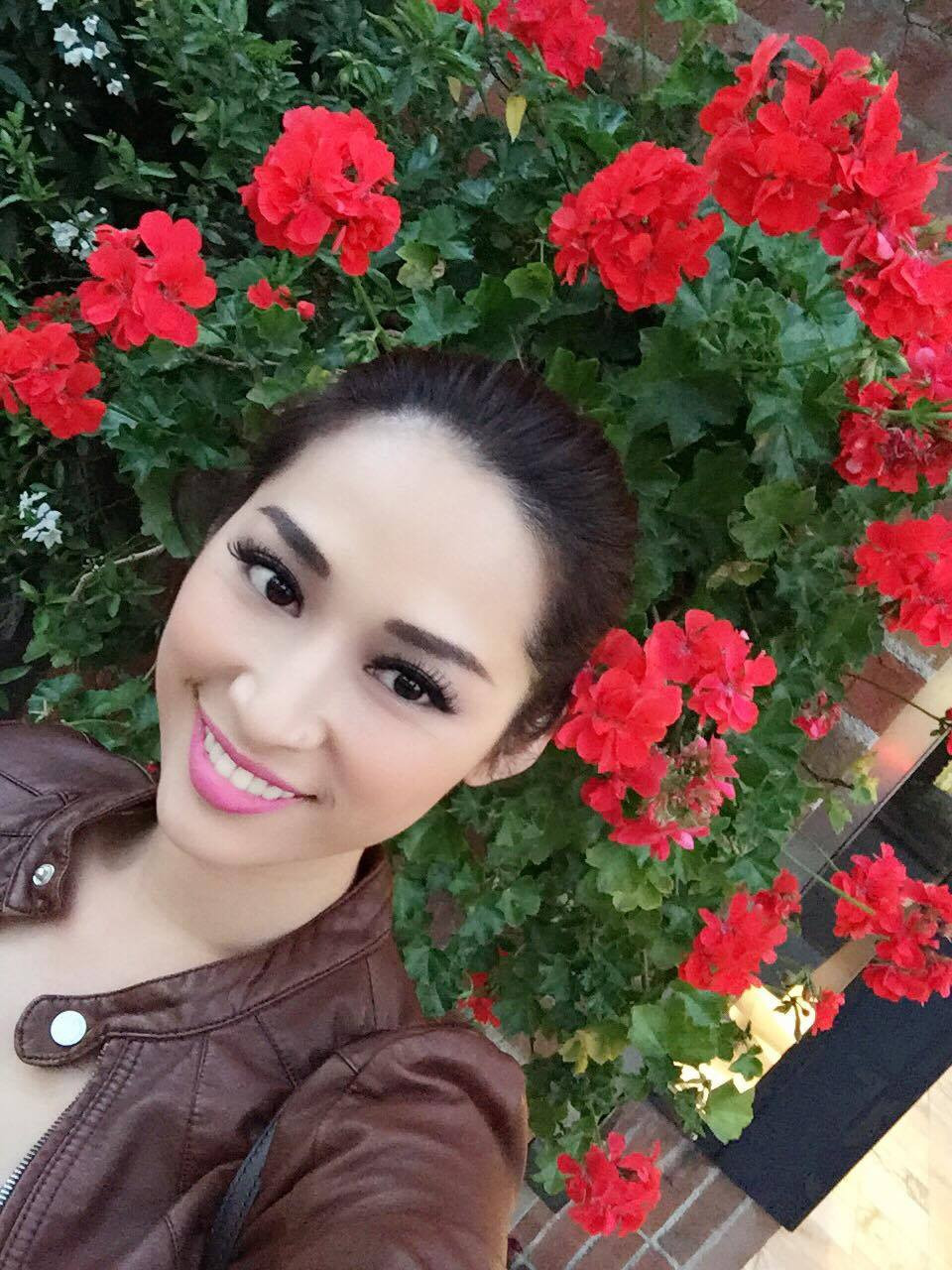 Hinh anh 'Bom goi cam' Quynh Thy tha dang sexy tai My 6