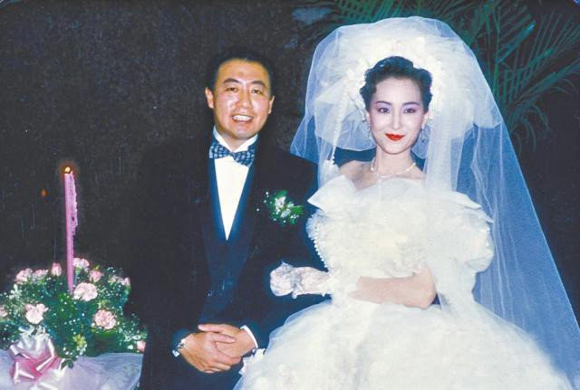 Sao 'Thien nu u hon' bi bien dang mat vi ung thu nguc hinh anh 2