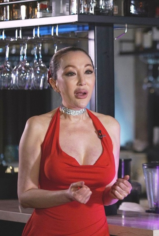 Sao 'Thien nu u hon' bi bien dang mat vi ung thu nguc hinh anh 1