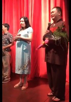 het-quay-video-xin-loi-gay-phan-no-minh-beo-lai-khoc-loc-xin-khan-gia-ung-ho-giadinhvietnam.com 2