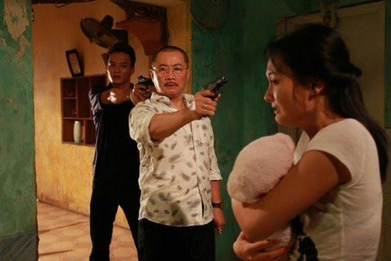 NSƯT Trần Đức vai ông trùm trong phim Giọt nước rơi. Ảnh: TL.