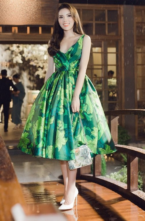 Hari Won, Kỳ Duyên, Huyền My đua nhau mặc đẹp mướt mải - 5