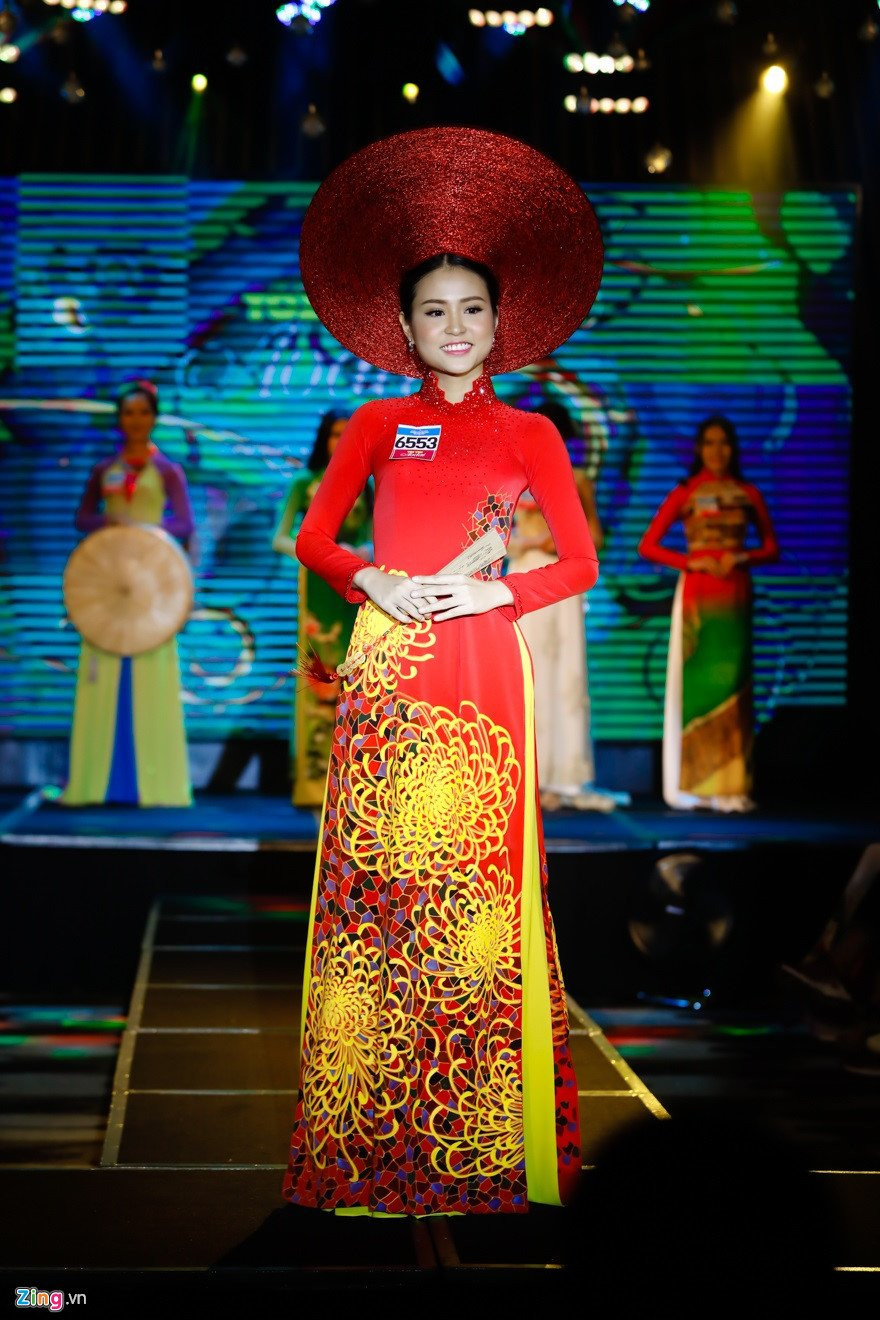 Nu sinh 17 tuoi doat giai Hoa khoi nu sinh ao dai 2017 hinh anh 3