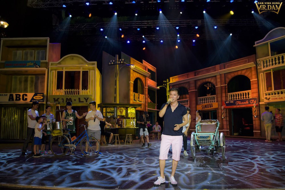 DAM VINH HUNG_SAI GON BOLERO VA HUNG (9) 7