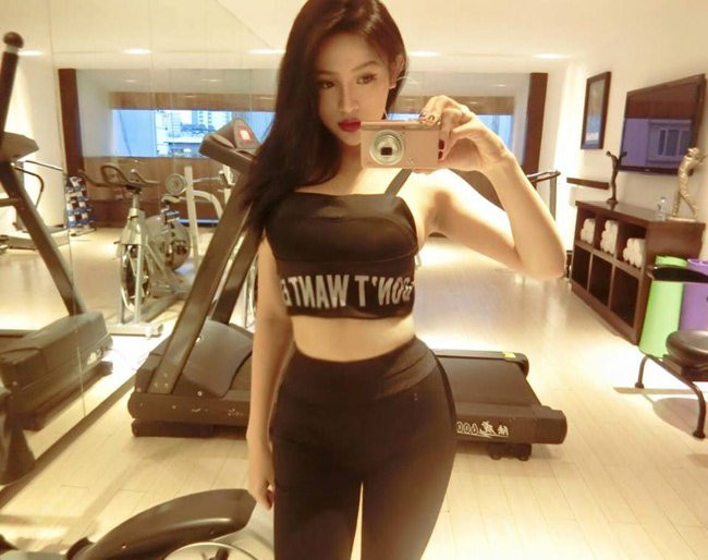 thoi trang phong gym qua kheu goi cua loat my nu viet co vong 3 no nang hinh anh 9