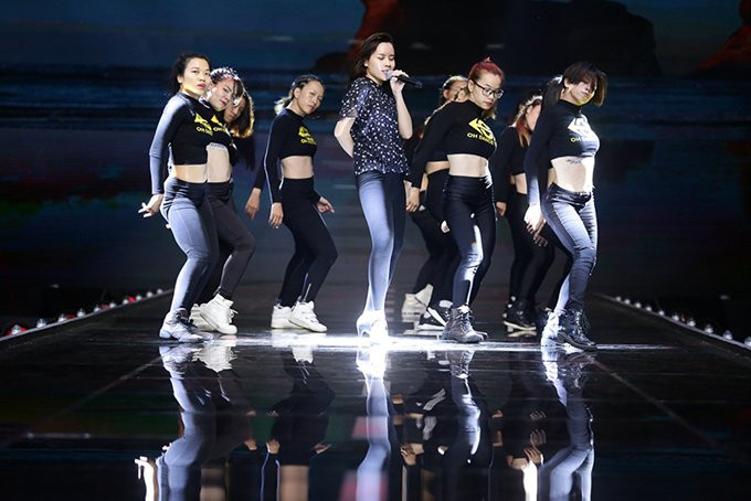 thi-sinh-the-face-hang-say-tap-luyen-cho-dem-chung-ket-10