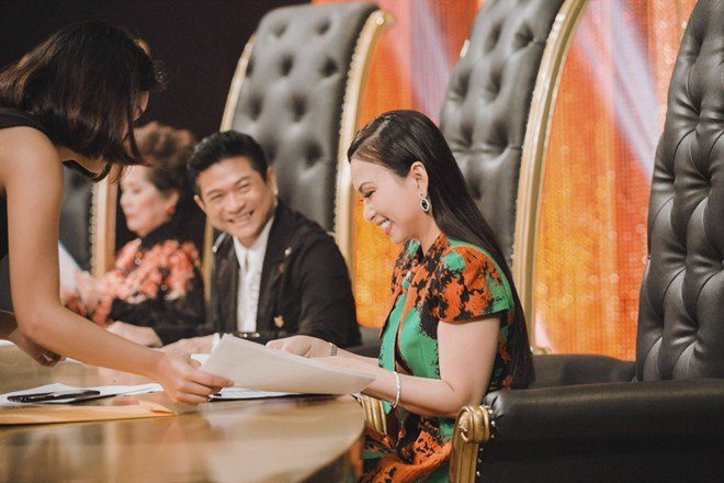 em gai ty phu cua cam ly lam giam khao, 2 con