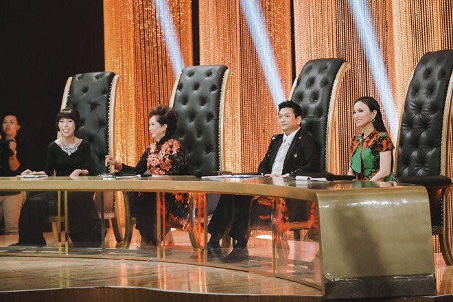 em gai ty phu cua cam ly lam giam khao, 2 con