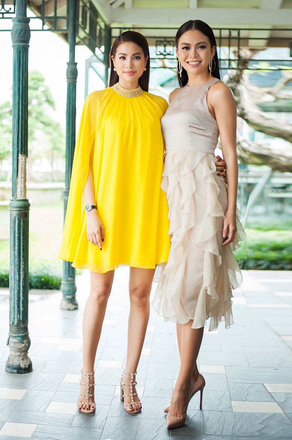 PHAM HUONG, MAU THUY_DAU TRUONG PHONG CACH (2)