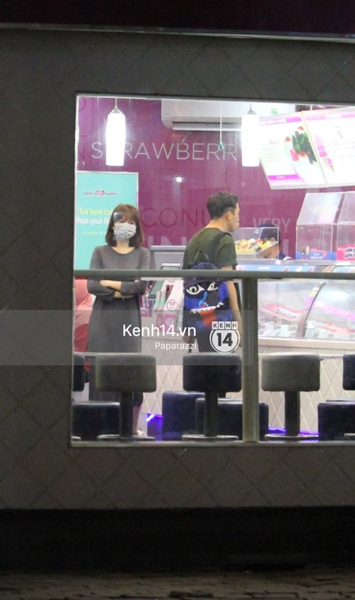 Mặc kệ dân mạng nghi ngờ là MC trong chuyện tình của Đào Bá Lộc, Trấn Thành vẫn hạnh phúc đi ăn đêm cùng Hari Won - Ảnh 5.