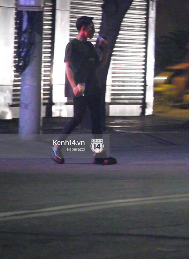 Mặc kệ dân mạng nghi ngờ là MC trong chuyện tình của Đào Bá Lộc, Trấn Thành vẫn hạnh phúc đi ăn đêm cùng Hari Won - Ảnh 4.