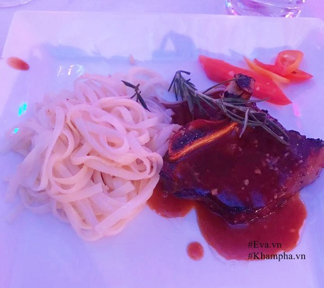 thuc don co cuoi hoa hau thu thao sang trong voi nhieu mon dat tien - 5