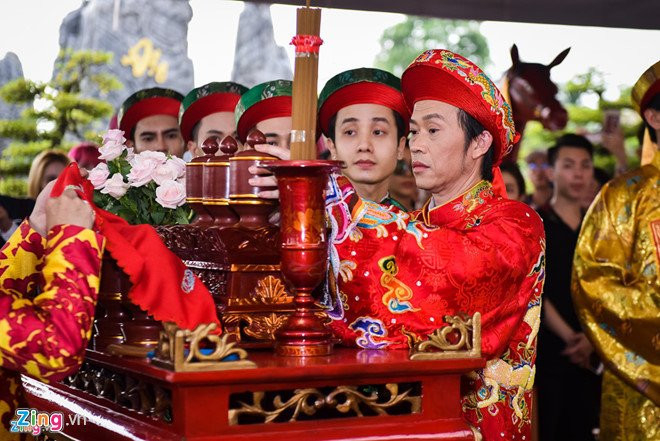 'Le cung To nghe cua nghe si Viet dung dao ly' hinh anh 2