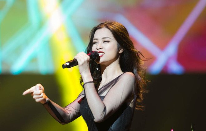 Hon 4.000 khan gia xem live show cua Hong Ngoc o My hinh anh 5