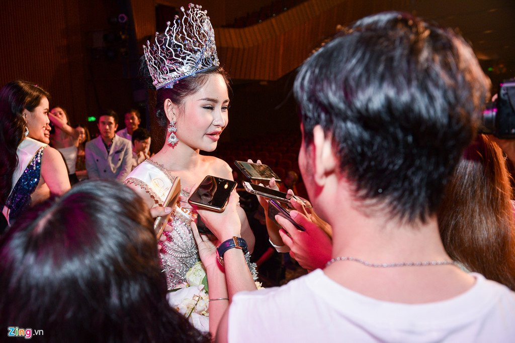 Dan mang che Hoa hau Dai duong 2017 kem sac hinh anh 5