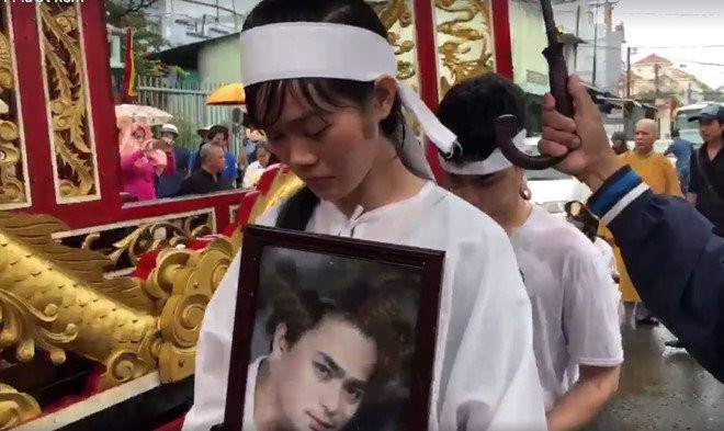 Phut cuoi tien biet dien vien Nguyen Hoang trong ngay mua bao hinh anh 5