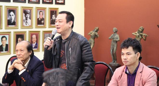 nsnd-anh-tu-dau-dau-mat-ngu-vi-tien-khi-dieu-hanh-nha-hat-kich-viet-nam-nsnd-anh-tu-toi-gay-sop-di-khong-an-khong-ngu-1-1511497872-width660height358-1511523909904