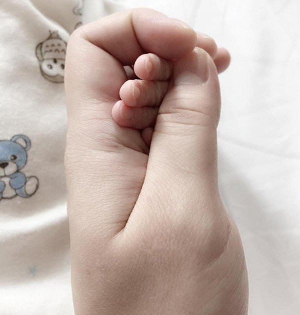 chang-duong-yeu-17-nam-cua-ca-si-thu-thuy-va-chong-dai-gia-6