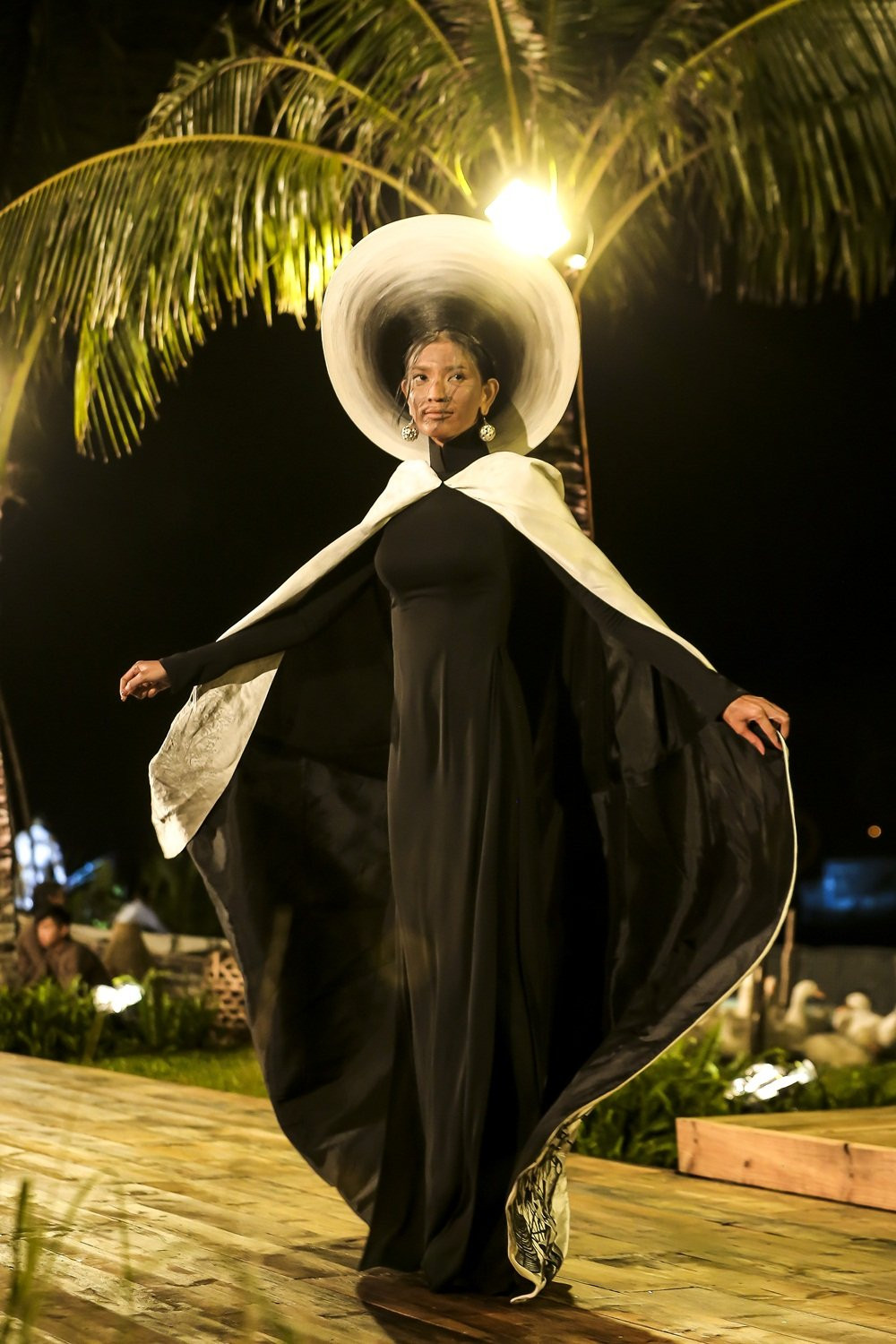 Truong Thi May (7) 9