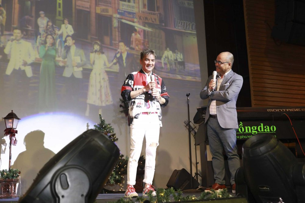 DAM VINH HUNG_DVD LIVESHOW SAI GON BOLERO VA HUNG (39) 10