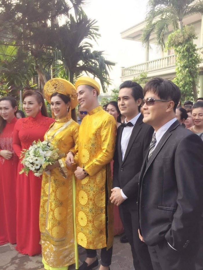 batch_26133596_10215000612191697_1118346491_o 4