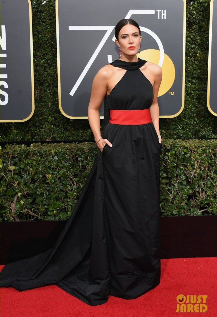 batch_mandy-moore-2018-golden-globes-carpet-01-crop-1515375451469 23