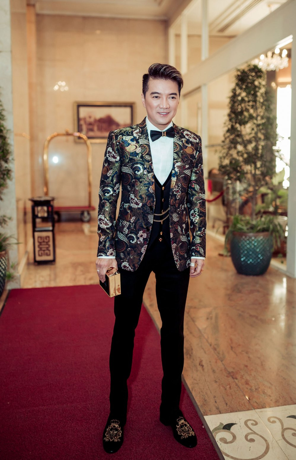 DAM VINH HUNG_PIONEER OF THE YEAR 2017 (1)