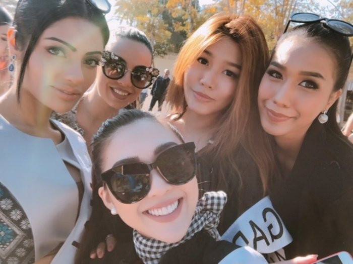 batch_Tuong Linh tang khan ran cho thi sinh cac nuoc (6) 9