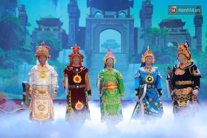 Chùm ảnh đẹp: Cận cảnh dàn nghệ sĩ trên sân khấu hoành tráng của Táo Quân 2018 - Ảnh 5.