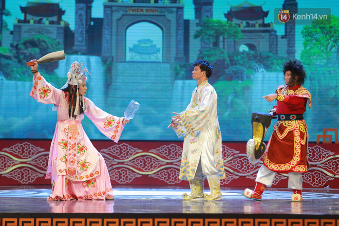 Chùm ảnh đẹp: Cận cảnh dàn nghệ sĩ trên sân khấu hoành tráng của Táo Quân 2018 - Ảnh 1.