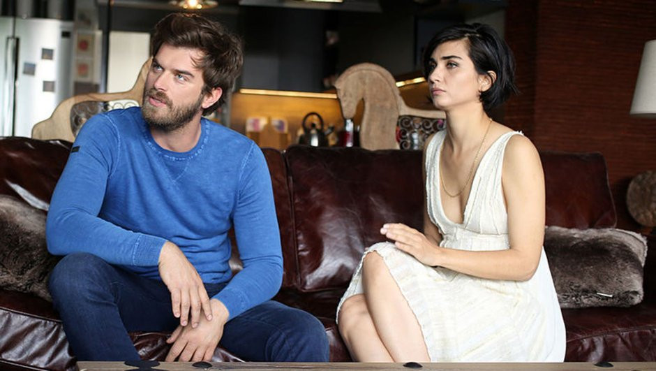 Kivanc Tatlitug, Tuba Buyukustun.