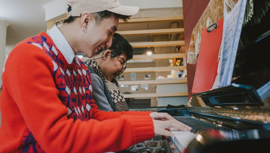 Sơn Tùng, Diễn viên Quốc Tuấn