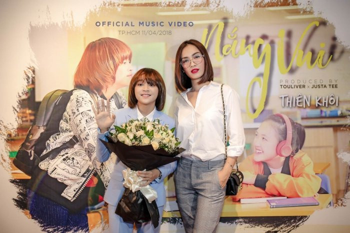 2.Thien Khoi_Ai phuong_MV Nang Vui 5