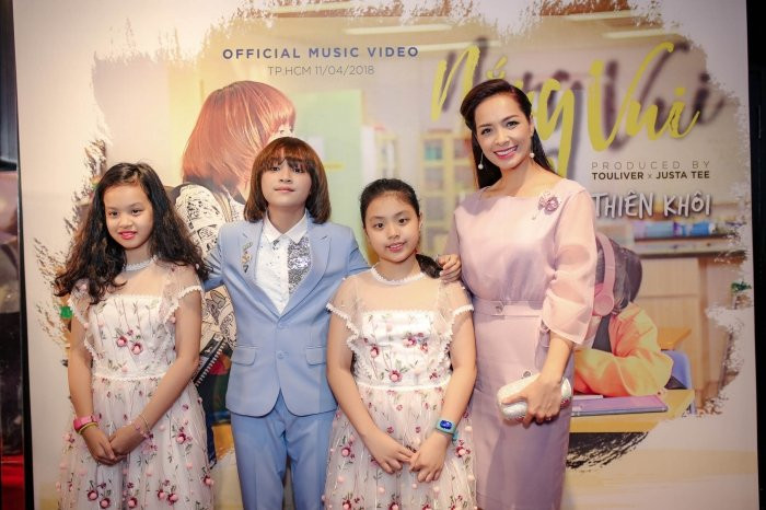 2.Thien Khoi_Gia dinh Thuy Hanh_MV Nang Vui (8) 6