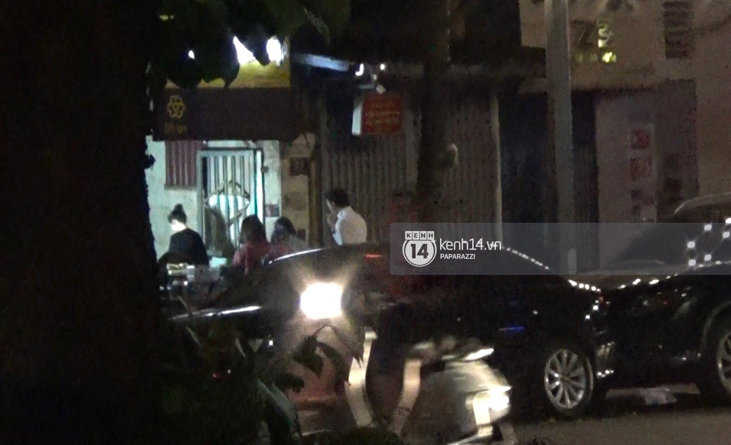 Clip: Nhan Phúc Vinh cởi áo khoác cho Nhã Phương khi ngồi cạnh, cùng nhau đi ăn đến gần 2 giờ sáng - Ảnh 11.