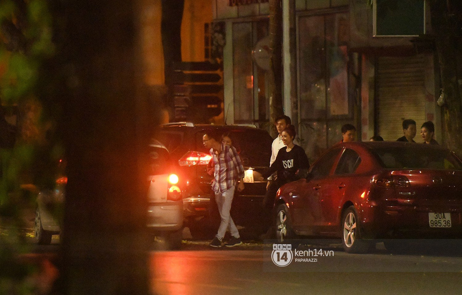 Clip: Nhan Phúc Vinh cởi áo khoác cho Nhã Phương khi ngồi cạnh, cùng nhau đi ăn đến gần 2 giờ sáng - Ảnh 12.