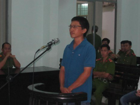 Hinh anh Kiem sat vien nhan 10 trieu linh an tu