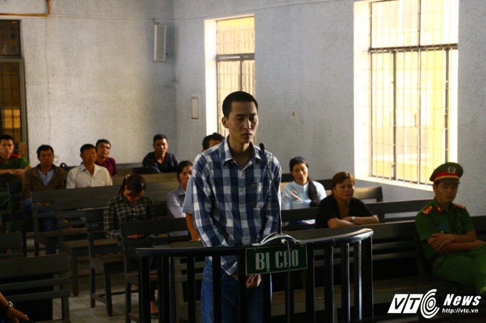 Hinh anh Muon tien ban khong duoc, nam thanh nien dam chet ban