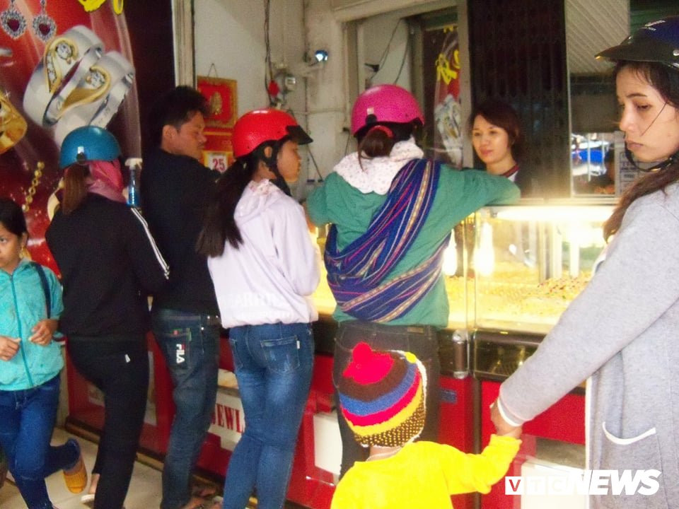 28450117_1591471834294047_85062985_n 12