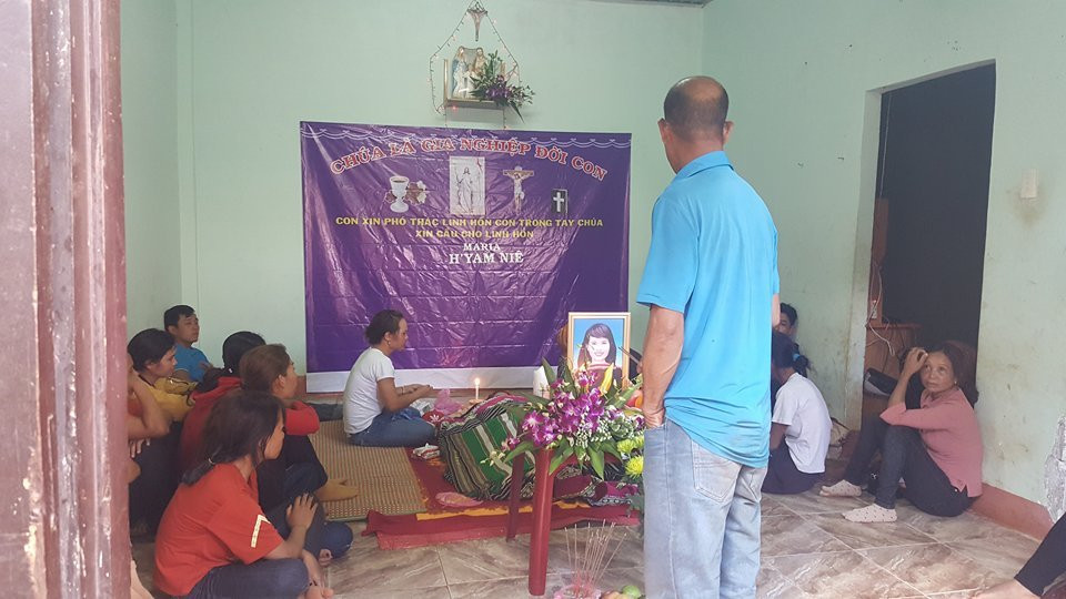 29134818_1574812379302824_1853532111_n