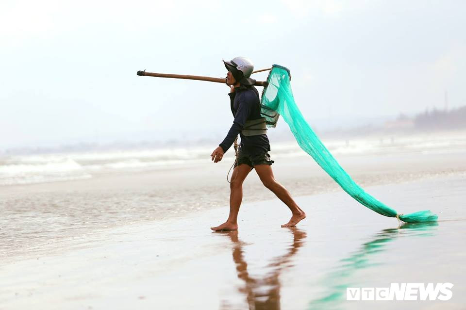 39393129_638444499886294_8111357076380319744_n